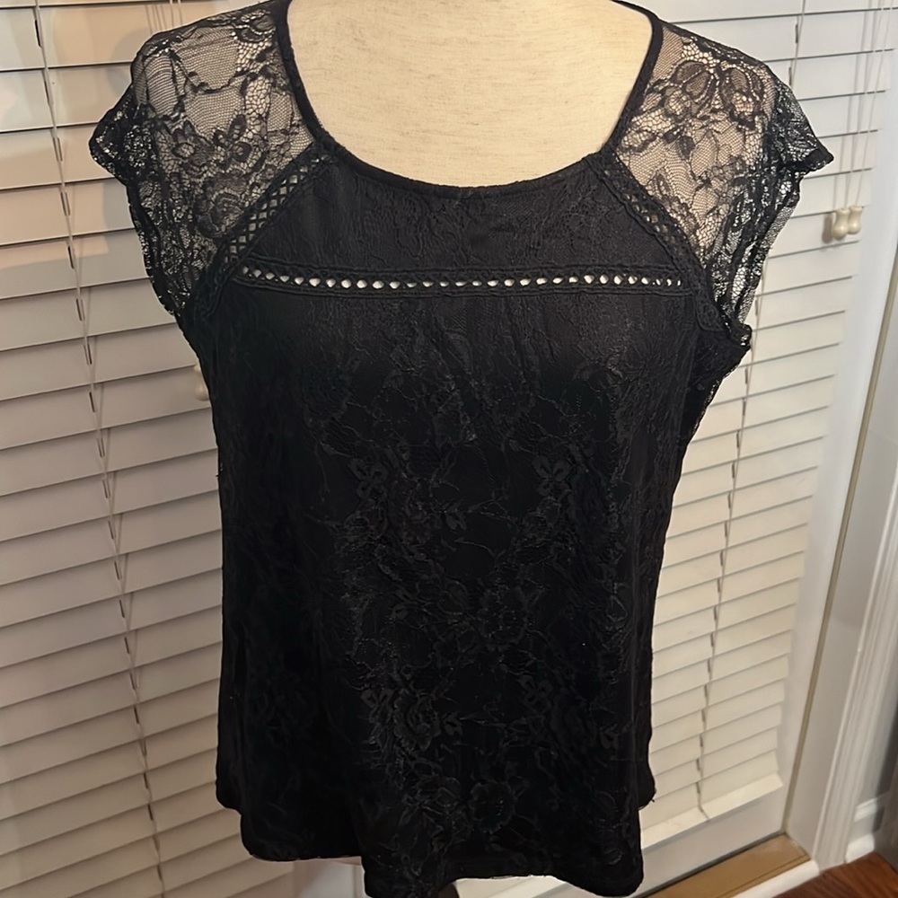 New York & Company Lace Top - Picture 2 of 8